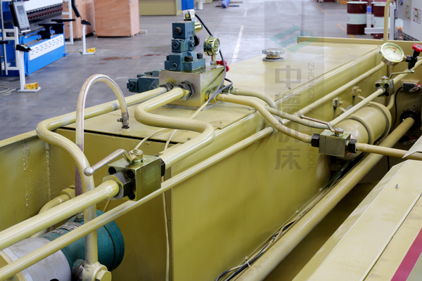 ZDG-832液壓系統全金屬管套連接,優質在于細節.jpg ZDG-832液壓系統全金屬管套連接,優質在于細節.jpg