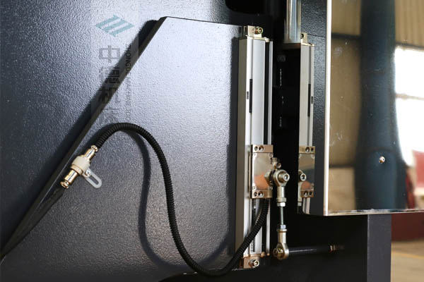 ZDPE10025采用進口光柵尺,高精度傳感,Y軸位置數據反饋無延時.jpg ZDPE10025采用進口光柵尺,高精度傳感,Y軸位置數據反饋無延時.jpg