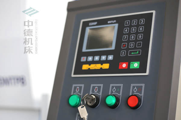 ZDPK-4015-E200P數控系統.jpg ZDPK-4015-E200P數控系統.jpg